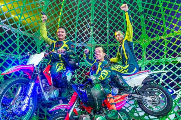 Client Image: Circus Berlin Stunt Riders