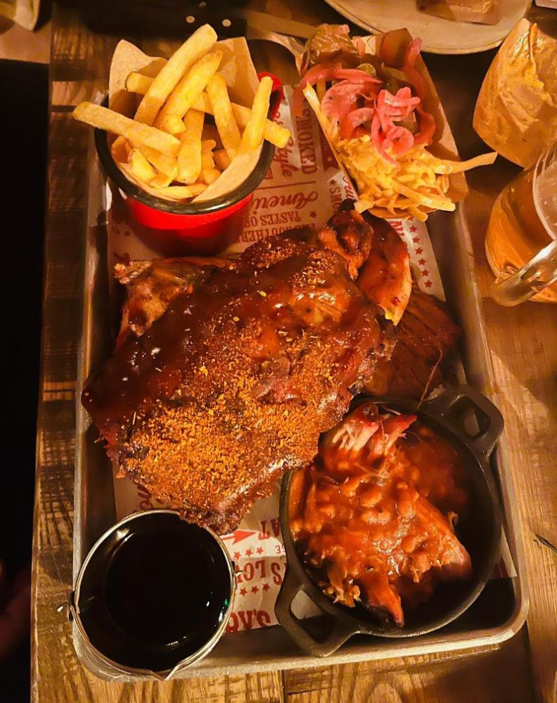 REVIEW: Christmas at Hickory’s Smokehouse